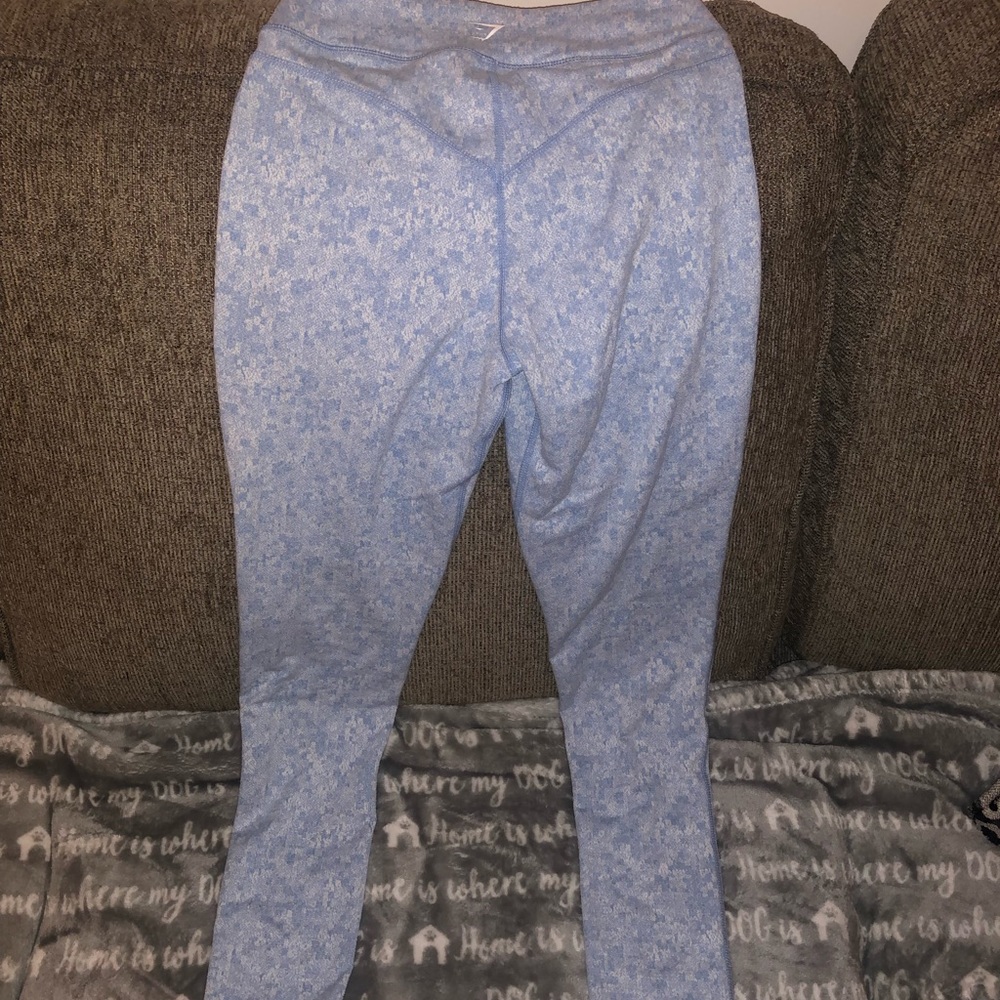 Gym shark leggings